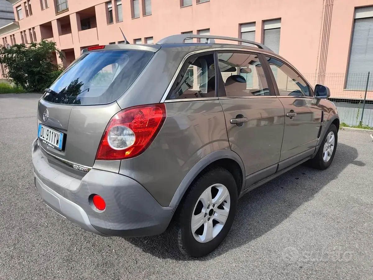 Usata Opel Antara 150 CV (110 kW) 2007 Marrone SUV