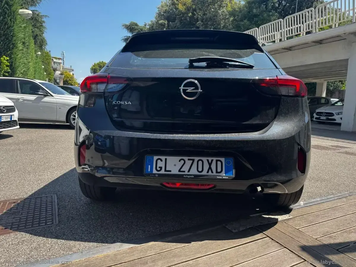 Usata Opel Corsa 75 CV (55 kW) 2022 Nero Utilitaria