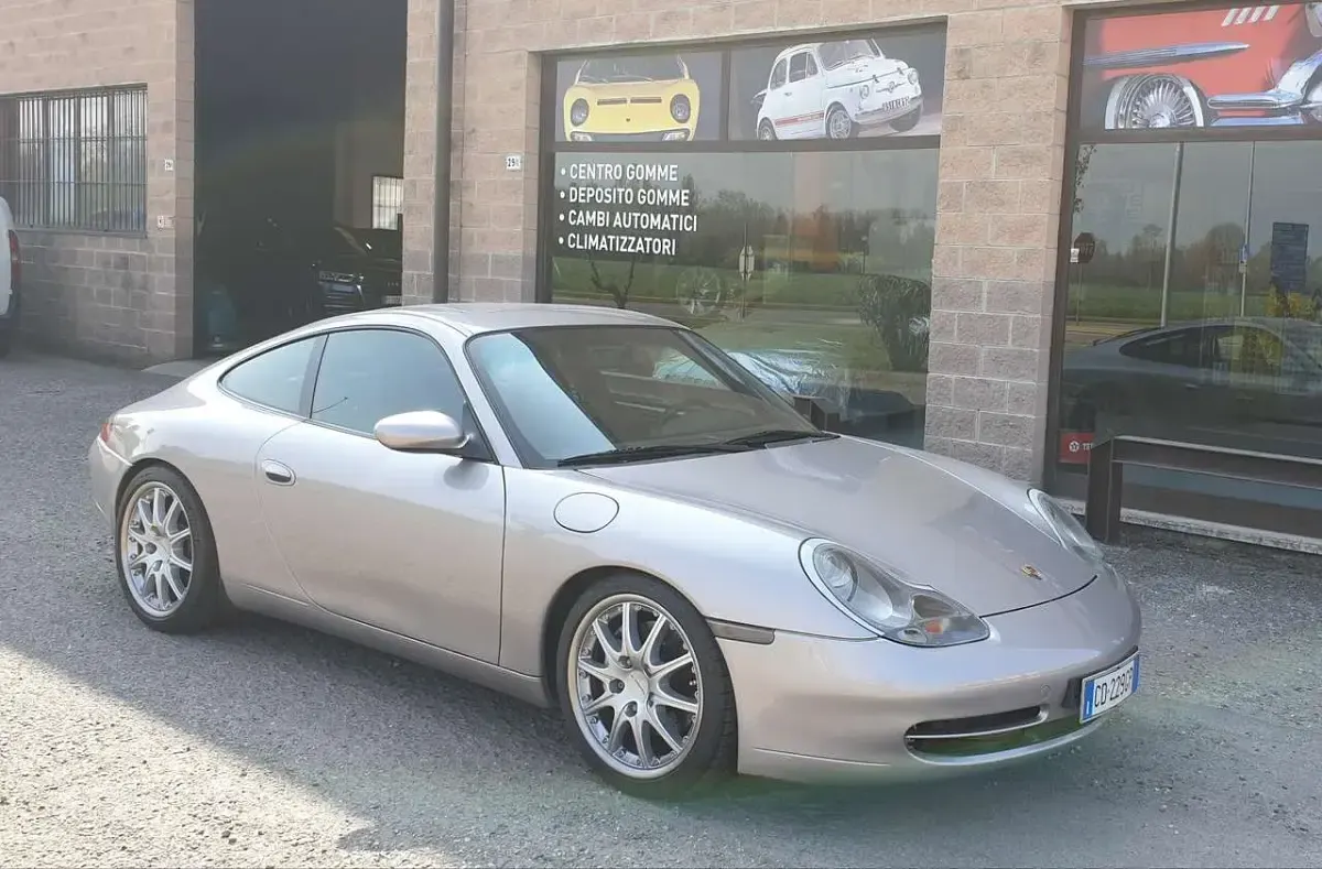 Usata Porsche 911 Carrera 4 300 CV (220 kW) 2001 Other Coupé