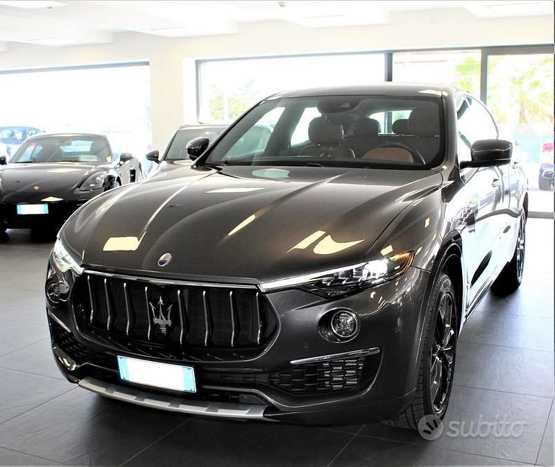Usata Maserati Levante 275 CV (202 kW) 2020 Grigio SUV