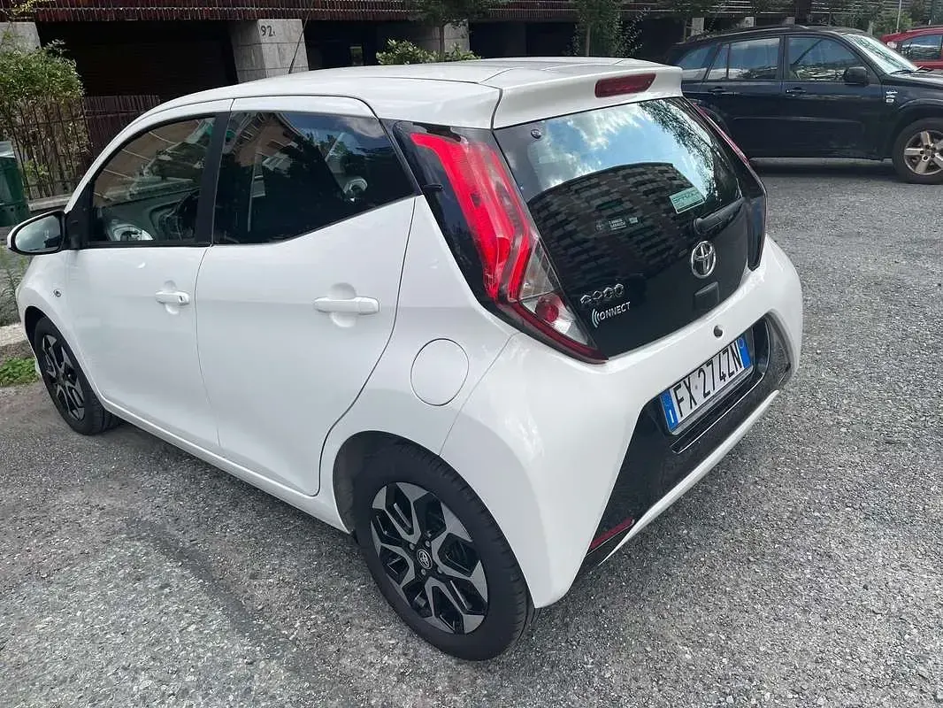 Usata Toyota Aygo X-play 72 CV (52 kW) 2019 Utilitaria