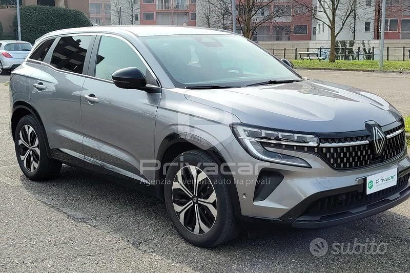 Usata Renault Austral Equilibre 131 CV (96 kW) 2023 Grigio SUV