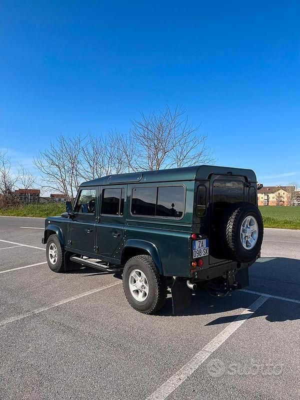 Usata Land Rover Defender 122 CV (89 kW) 2015 Verde Station wagon