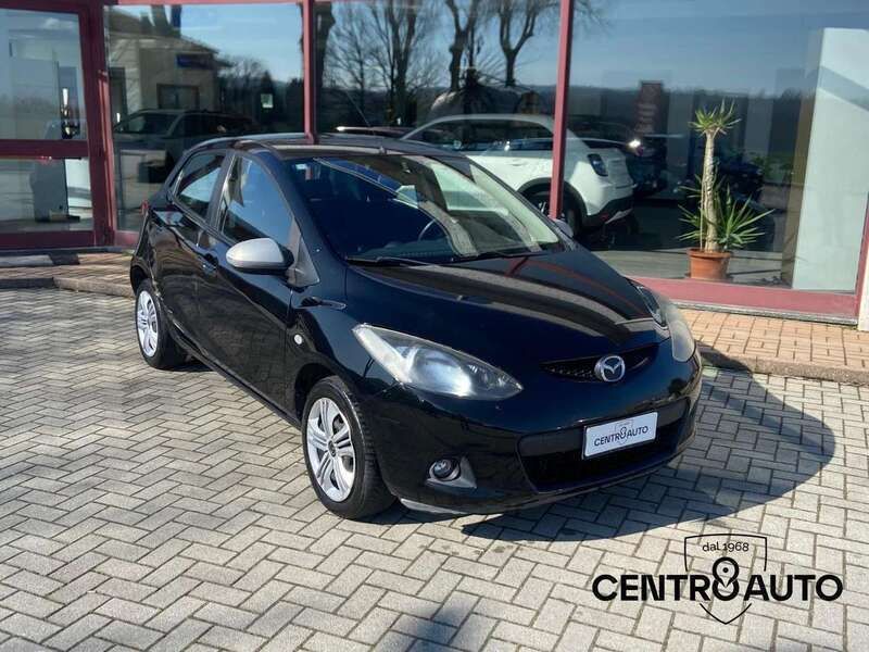 Nero perla Usata 2009 Mazda 2 Tre volumi | 2800 € (Buon prezzo) - Immagine 1/4