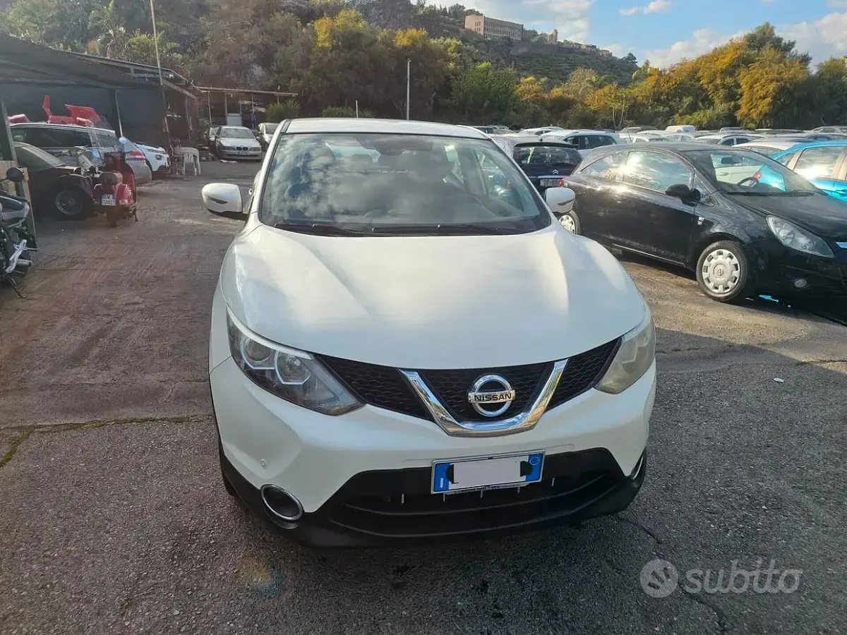 Usata Nissan Qashqai Acenta 110 CV (80 kW) 2014 Bianco SUV
