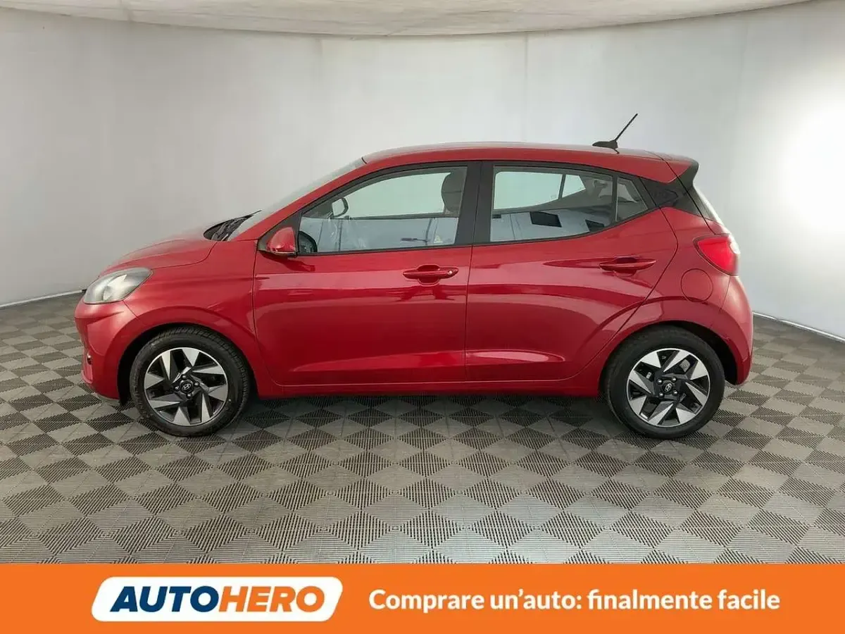 Usata Hyundai i10 67 CV (49 kW) 2023 Rosso Utilitaria