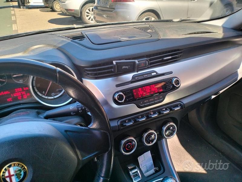 Nero Usata 2013 Alfa Romeo Giulietta Due volumi | 7000 € (Ottimo prezzo) - Immagine 1/4