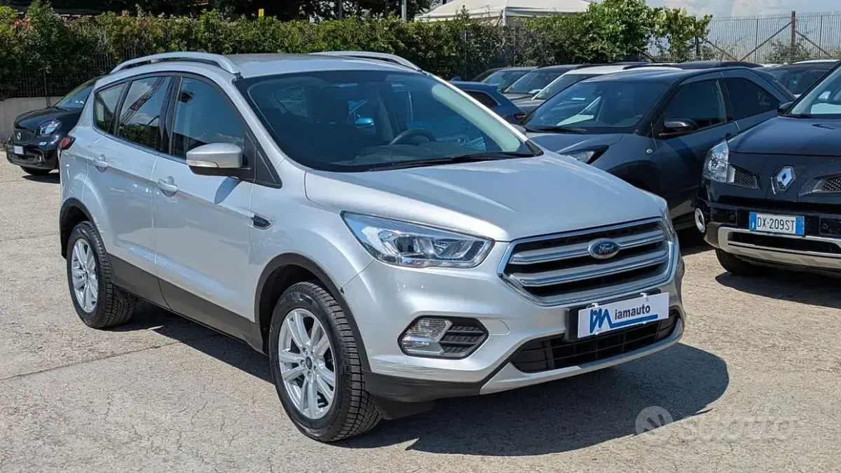 Usata Ford Kuga 120 CV (88 kW) 2019 Grigio SUV