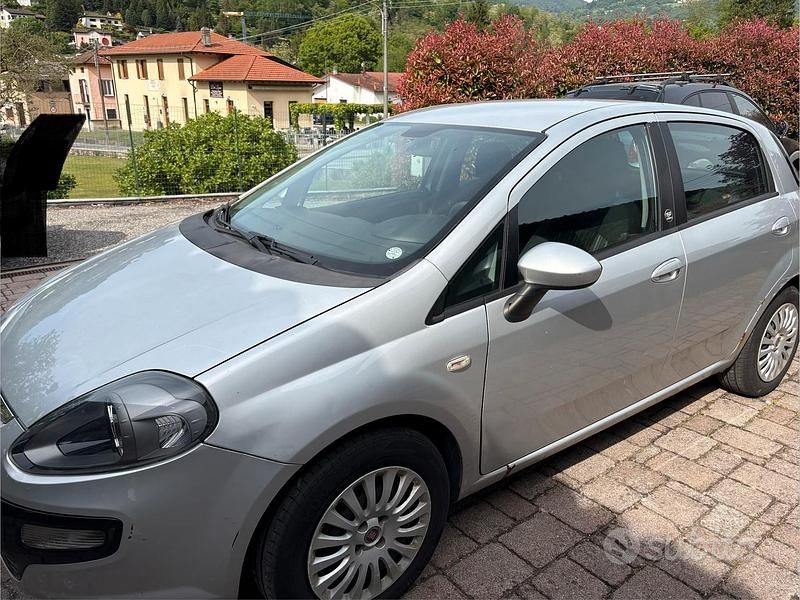 Usata Fiat Punto 75 CV (55 kW) 2011 Grigio Utilitaria