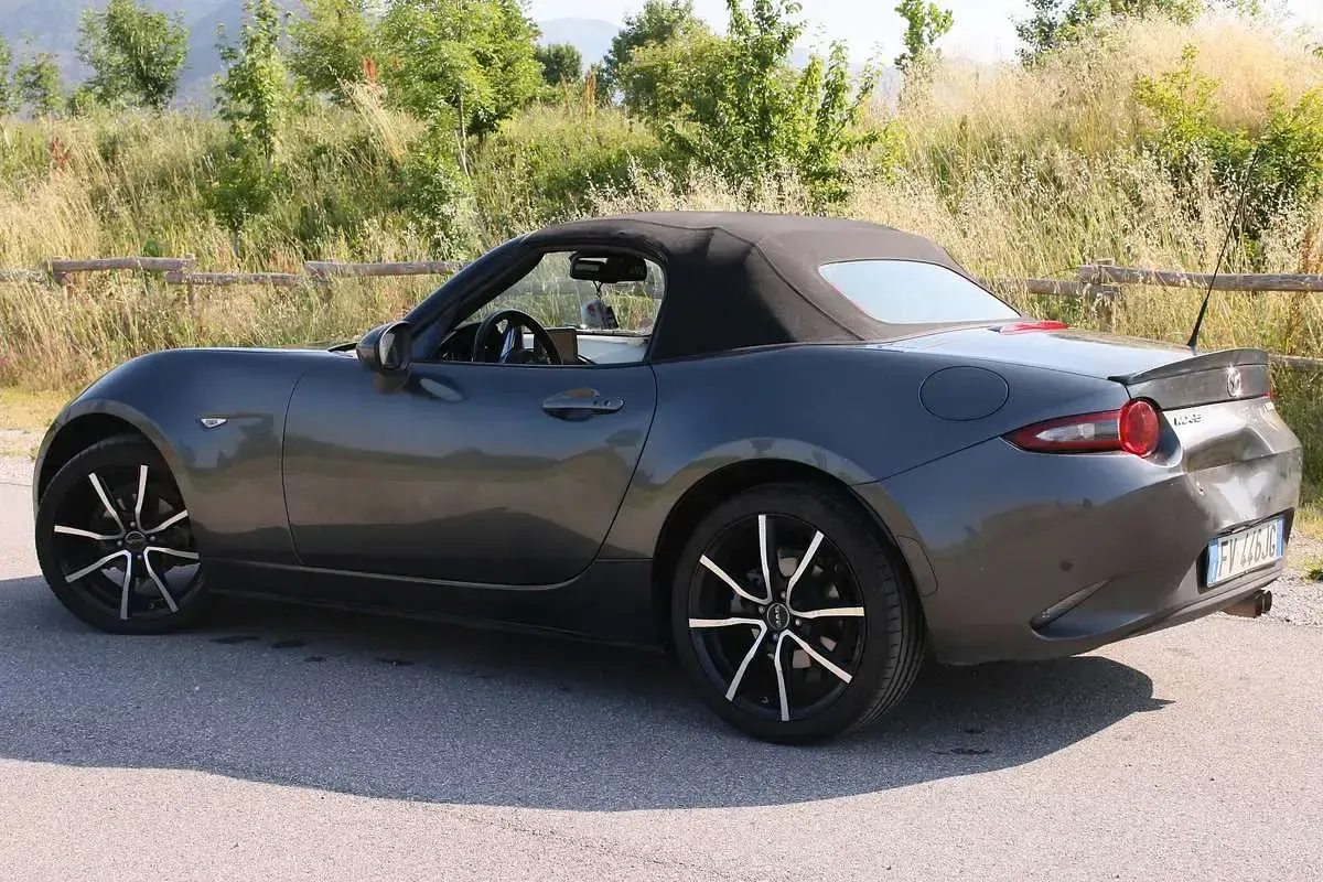 Usata Mazda MX5 Exceed 132 CV (97 kW) 2019 Grigio Cabrio