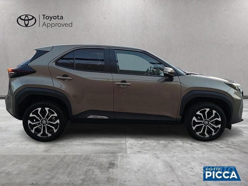 Usata Toyota Yaris Cross Trend 116 CV (85 kW) 2022 Giallo SUV