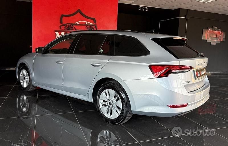 Usata Skoda Octavia Executive 150 CV (110 kW) 2022 Grigio Station wagon