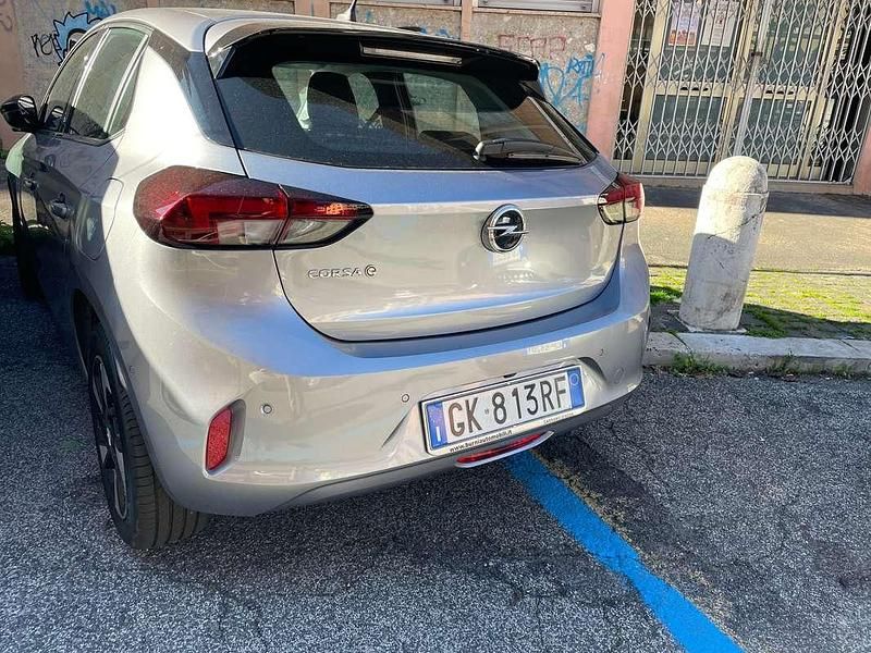 Usata Opel Corsa Edition 56 kW (77 CV) 2022 Argento Berlina