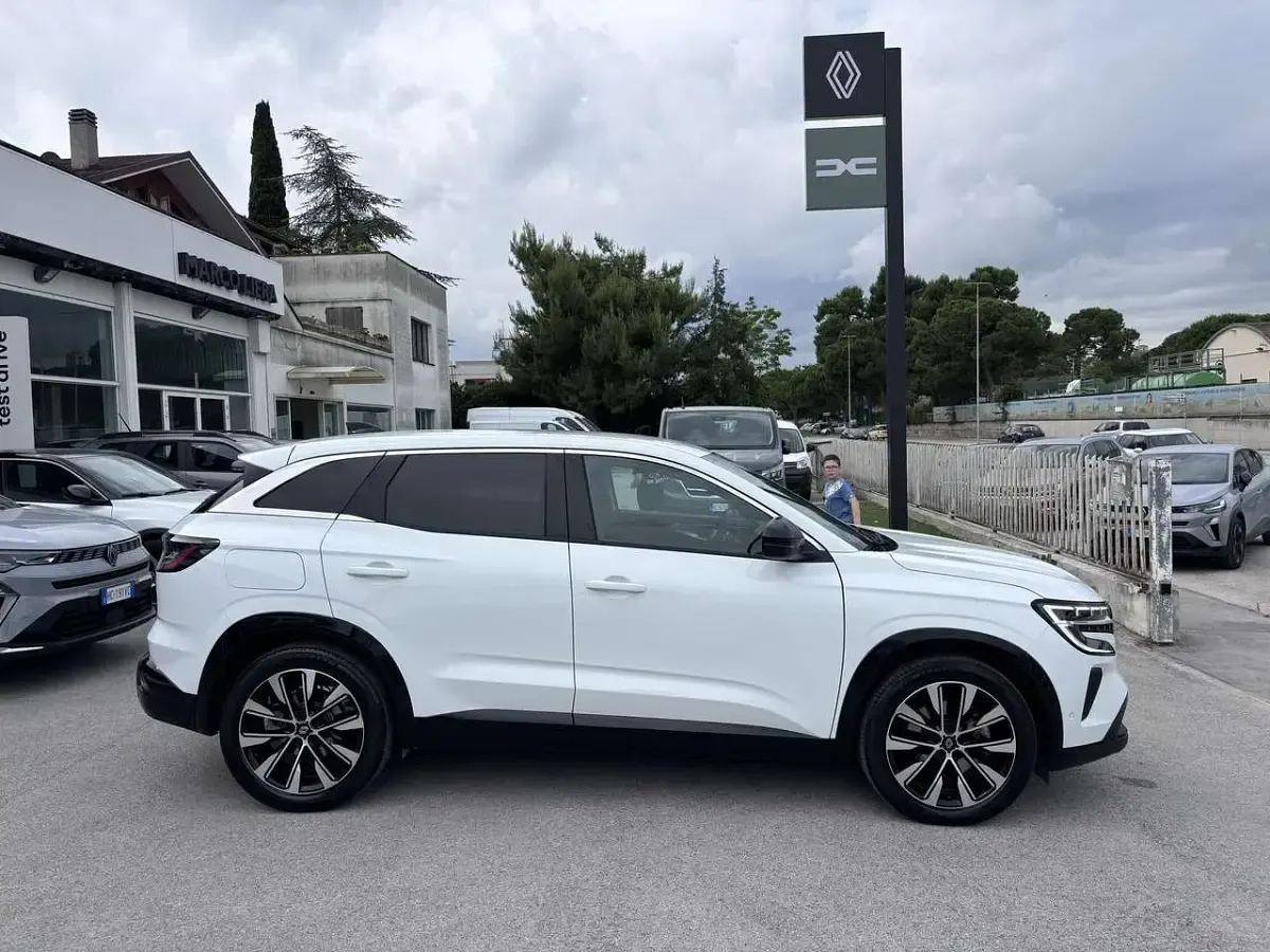 Usata Renault Austral Techno 200 CV (147 kW) 2023 Bianco SUV