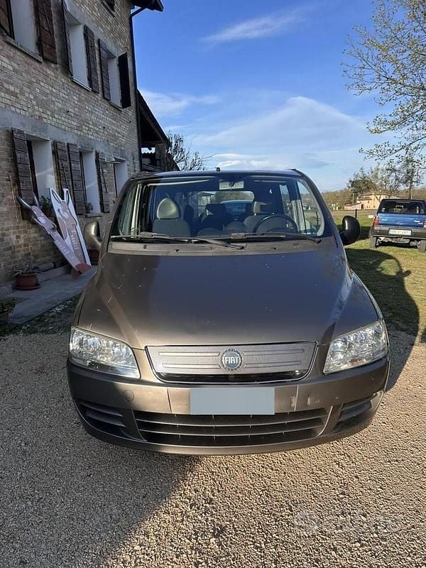 Usata Fiat Multipla Active 120 CV (88 kW) 2007 Marrone Monovolume