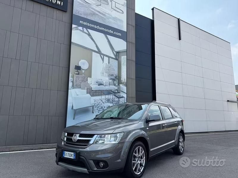 Usata Fiat Freemont Lounge 170 CV (125 kW) 2012 Grigio SUV