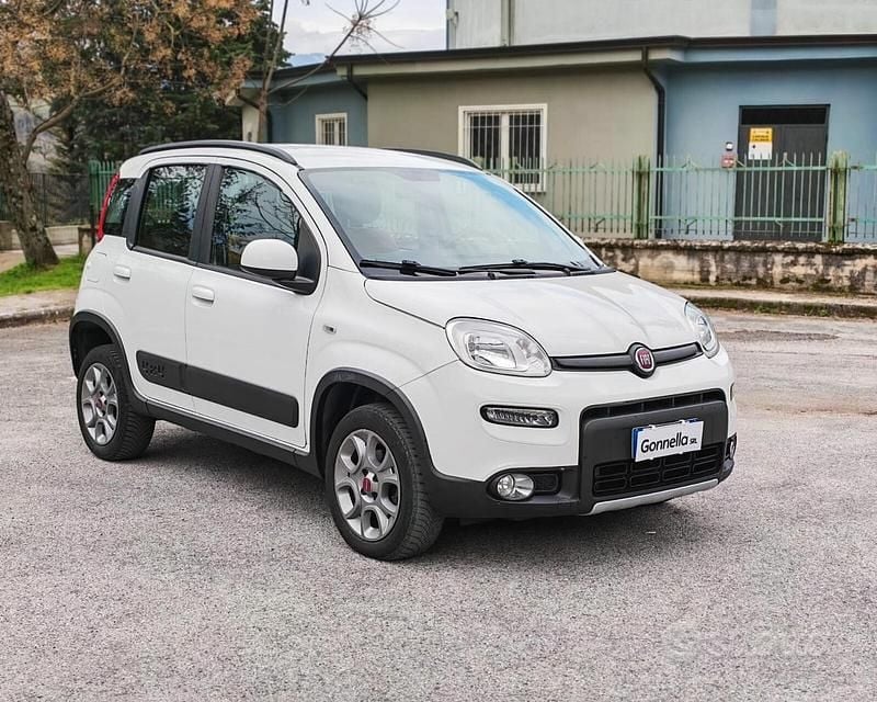 Usata Fiat Panda 4x4 S 86 CV (63 kW) 2016 Bianco Utilitaria