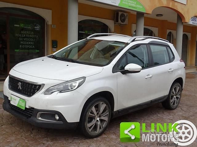 Usata Peugeot 2008 Allure 100 CV (73 kW) 2017 Bianco SUV
