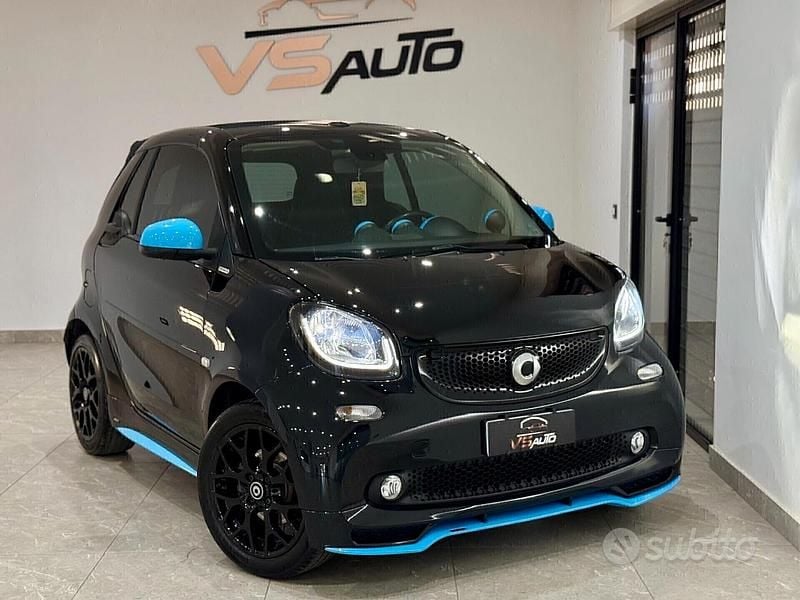 Nero Usata 2016 Smart ForTwo Cabrio Brabus Cabrio | 14.999 € (Buon prezzo) - Immagine 1/4