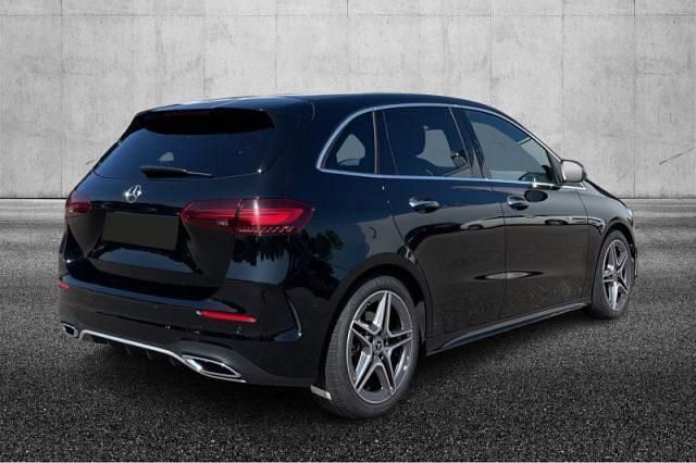 Usata Mercedes B220 AMG Line Premium 190 CV (139 kW) 2024 Nero Monovolume