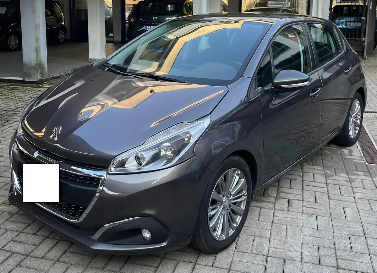 Usata Peugeot 208 Allure 83 CV (61 kW) 2019 Grigio Utilitaria