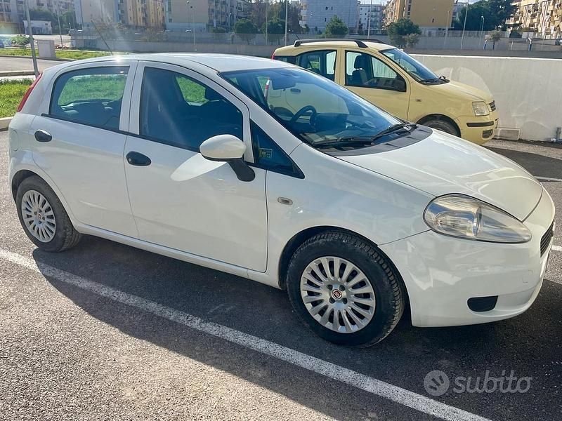 Usata Fiat Punto 75 CV (55 kW) 2010 Utilitaria