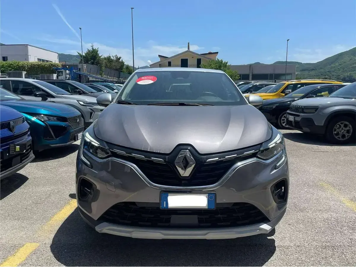 Usata Renault Captur Techno 90 CV (66 kW) 2024 Grigio SUV