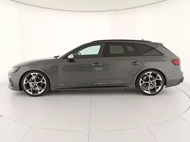 Käytetty Audi RS4 Ambiente 450 HP (330 kW) 2024 Harmaa Farmari