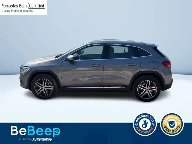 Usata Mercedes GLA250 160 CV (117 kW) 2022 Grigio metallizzato SUV
