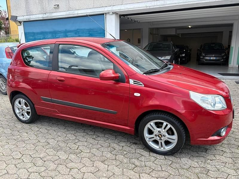 Usata Chevrolet Aveo LS 84 CV (61 kW) 2008 Rosso Utilitaria