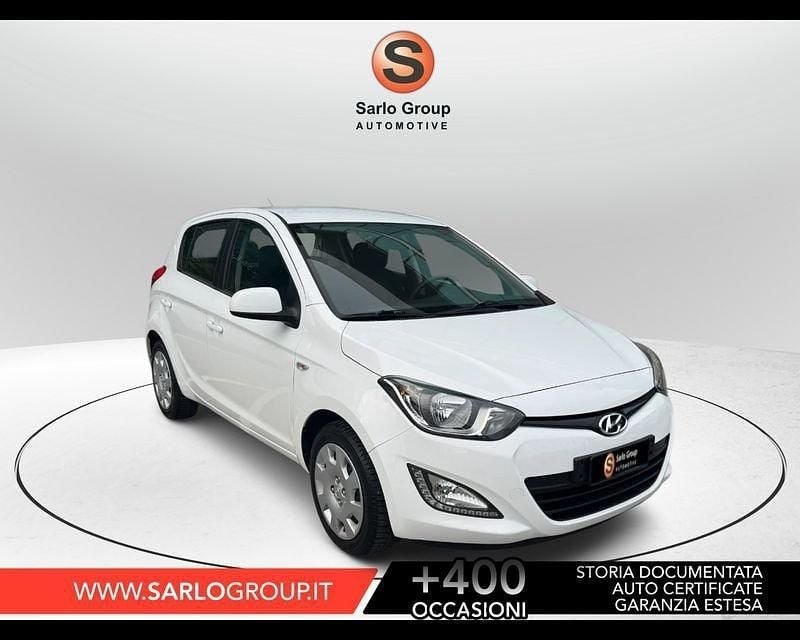 Bianco Usata 2014 Hyundai i20 Classic Due volumi | 5900 € (Super prezzo) - Immagine 1/4
