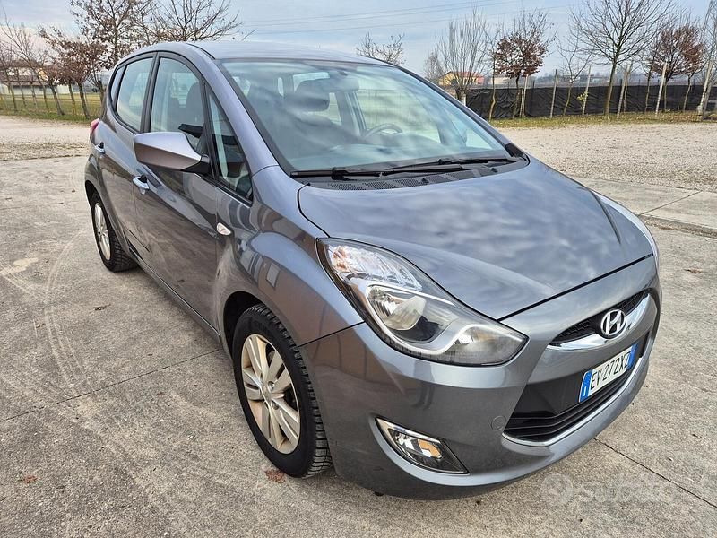 Usata Hyundai ix20 Comfort 116 CV (85 kW) 2014 Grigio Utilitaria