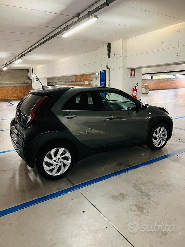 Usata Toyota Aygo X 72 CV (52 kW) 2022 Verde SUV