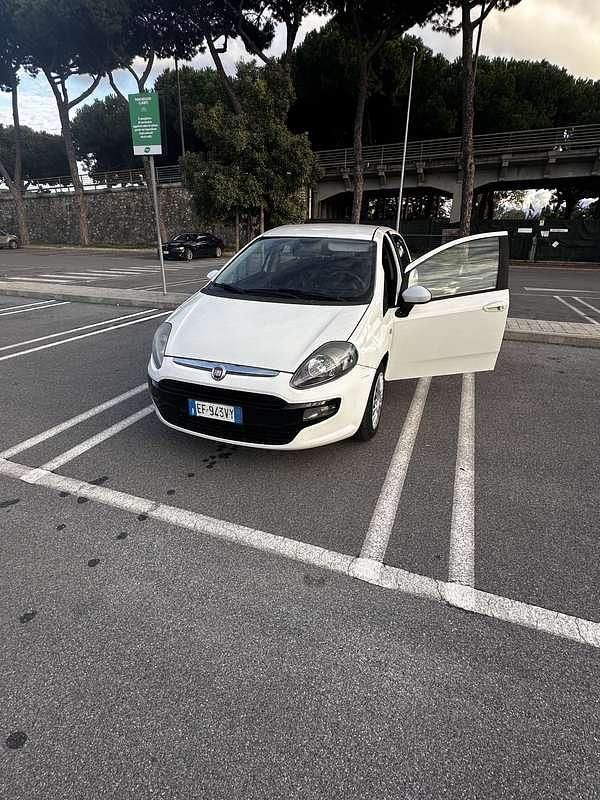 Usata Fiat Punto Evo Dynamic 69 CV (50 kW) 2011 Utilitaria