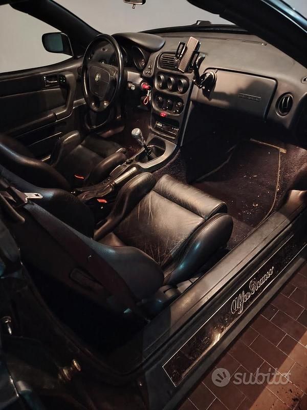 Nero Usata 1995 Alfa Romeo Spider Cabrio | 5900 € - Immagine 1/4