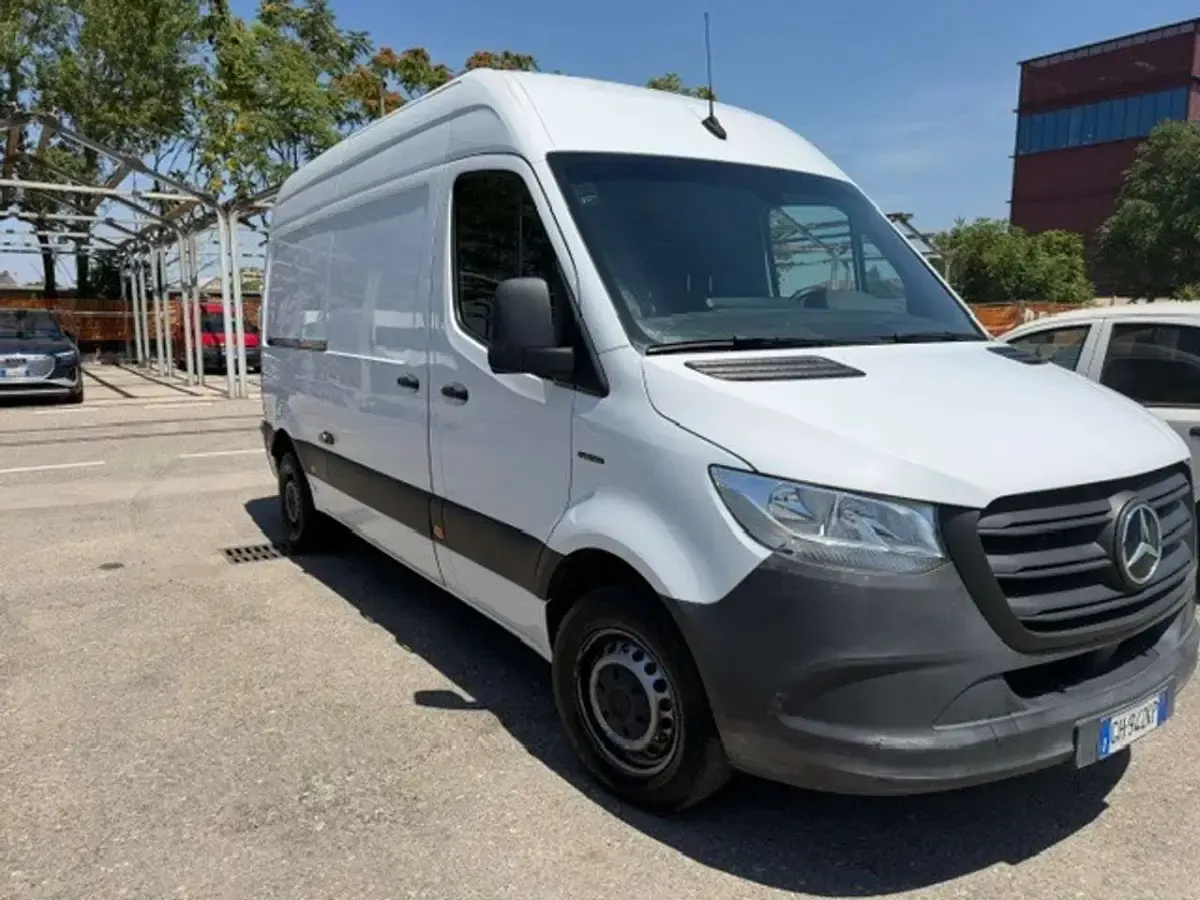 Usata Mercedes E-Sprinter 88 kW (120 CV) 2021 Bianco Furgone