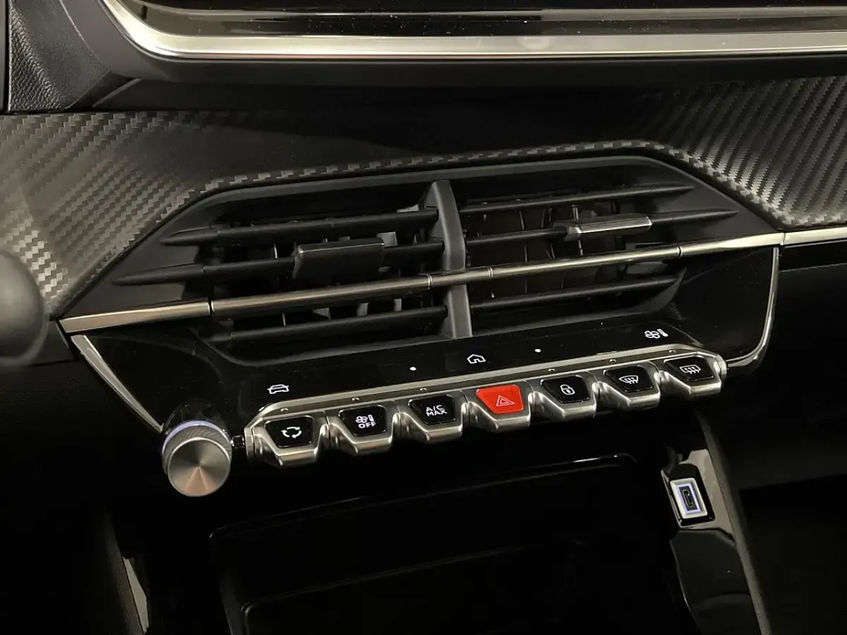 Nuova Peugeot 208 100 CV (73 kW) 2026 Bianco Utilitaria