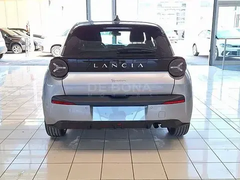 Nuova Lancia Ypsilon 101 CV (74 kW) 2026 Grigio Utilitaria