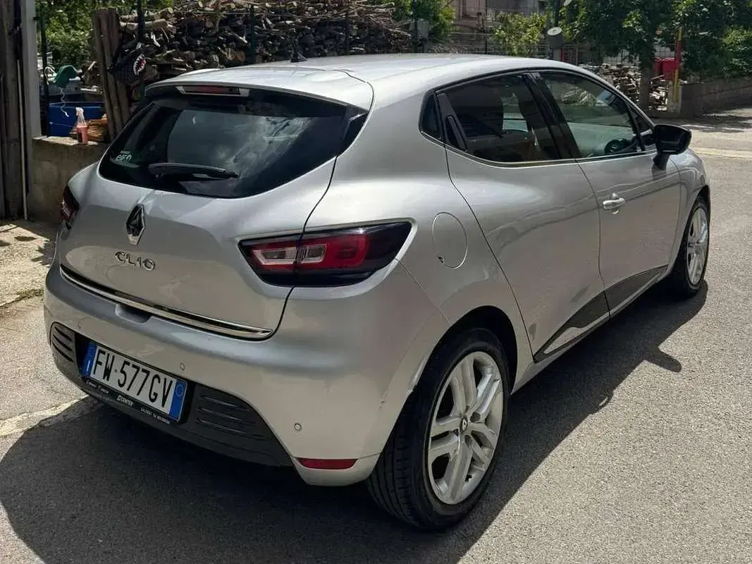 Usata Renault Clio IV Life 90 CV (66 kW) 2019 Argento Berlina