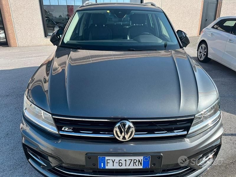 Usata VW Tiguan R-line 150 CV (110 kW) 2020 Grigio SUV