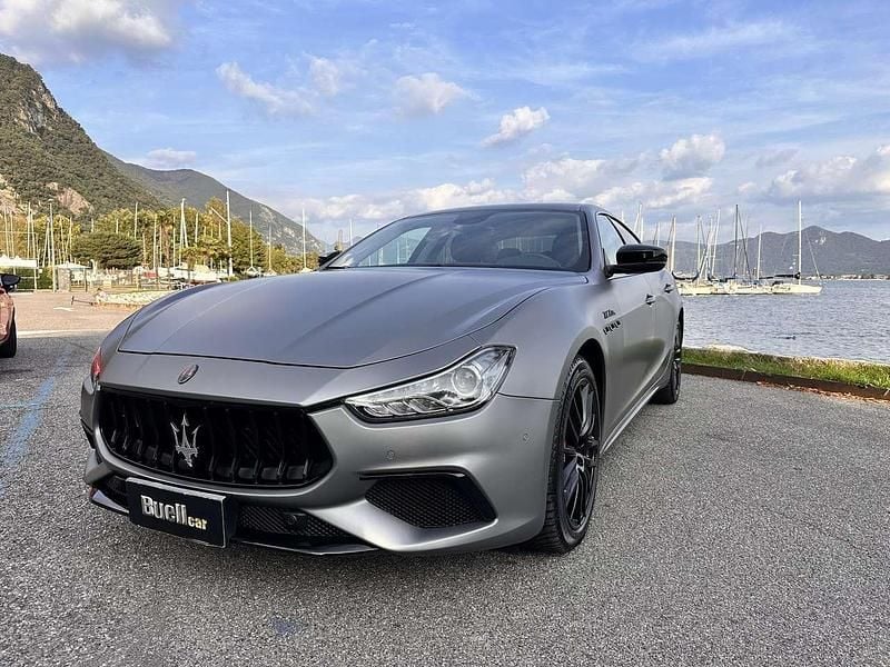 Usata Maserati Ghibli 250 CV (183 kW) 2017 Blu vittoria opaca Berlina