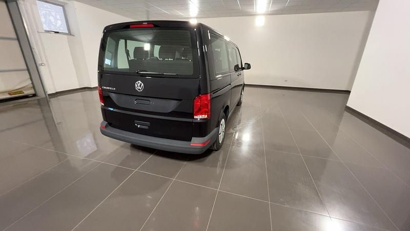 Usata VW Caravelle 150 CV (110 kW) 2023 Deep black perlato Monovolume