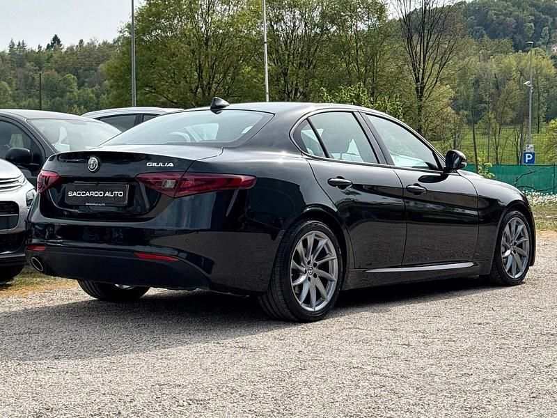 Usata Alfa Romeo Giulia Super 150 CV (110 kW) 2017 Nero Berlina