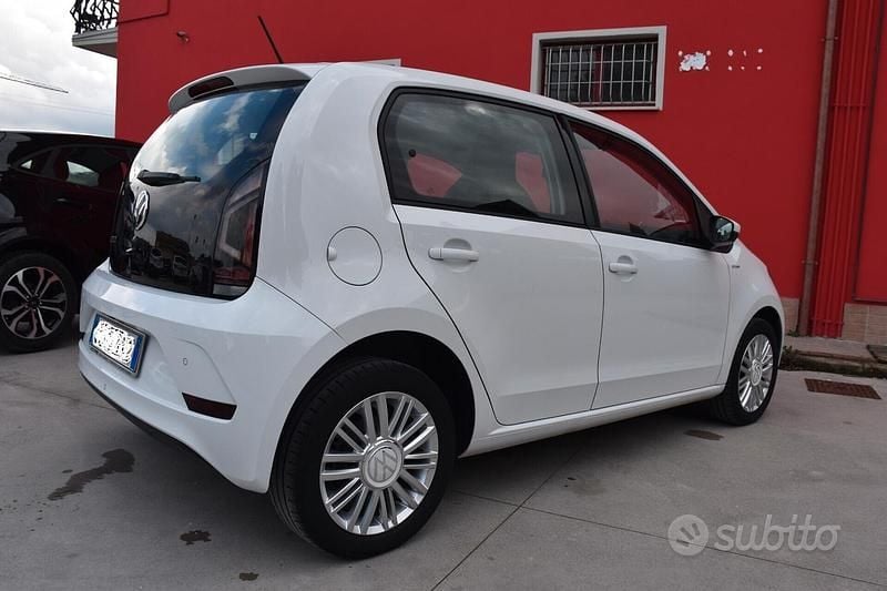 Begagnad VW up! Move 68 HK (50 kW) 2021 Vit Halvkombi