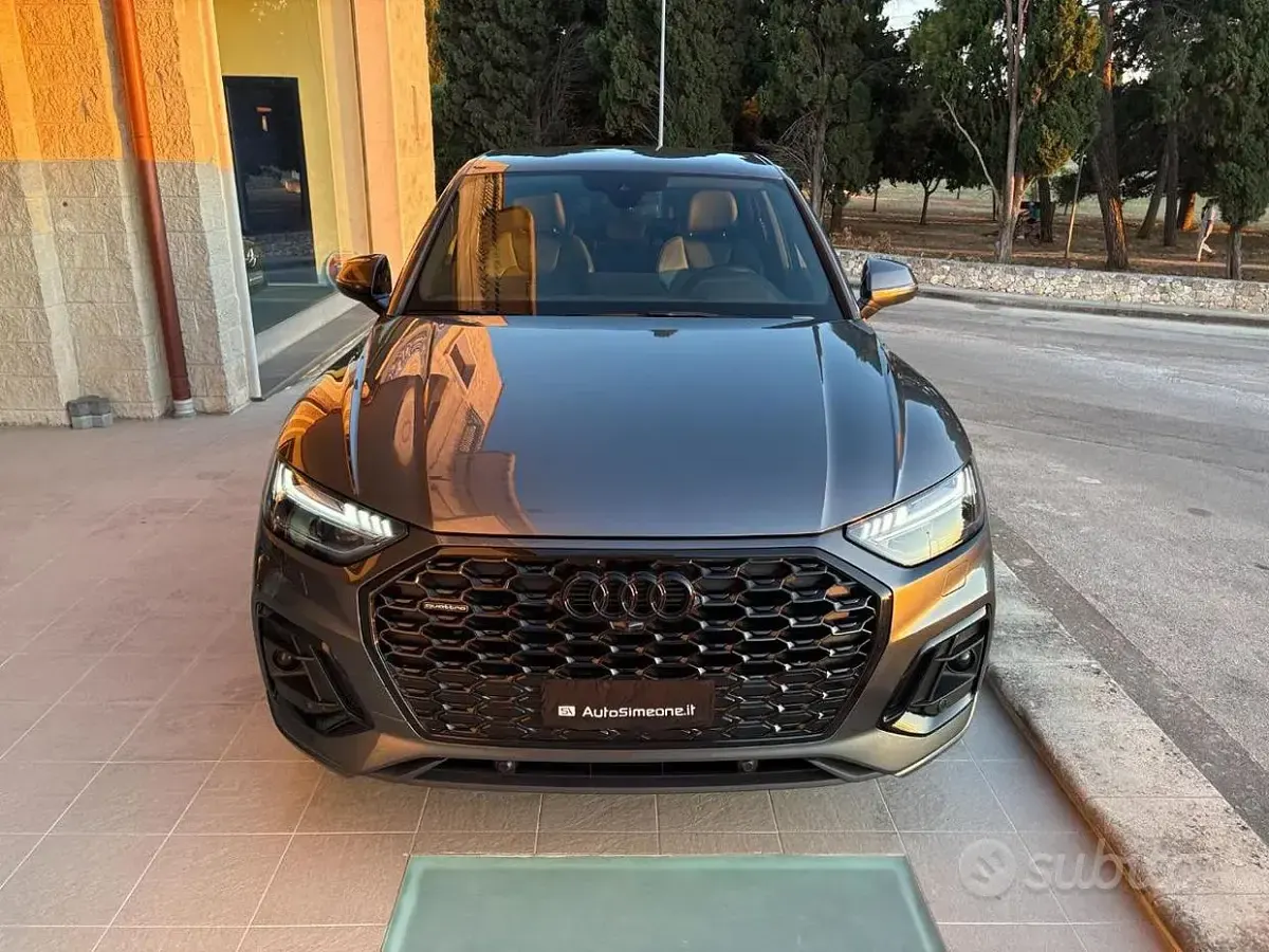 Usata Audi Q5 Sportback S-line plus 204 CV (150 kW) 2022 Grigio SUV