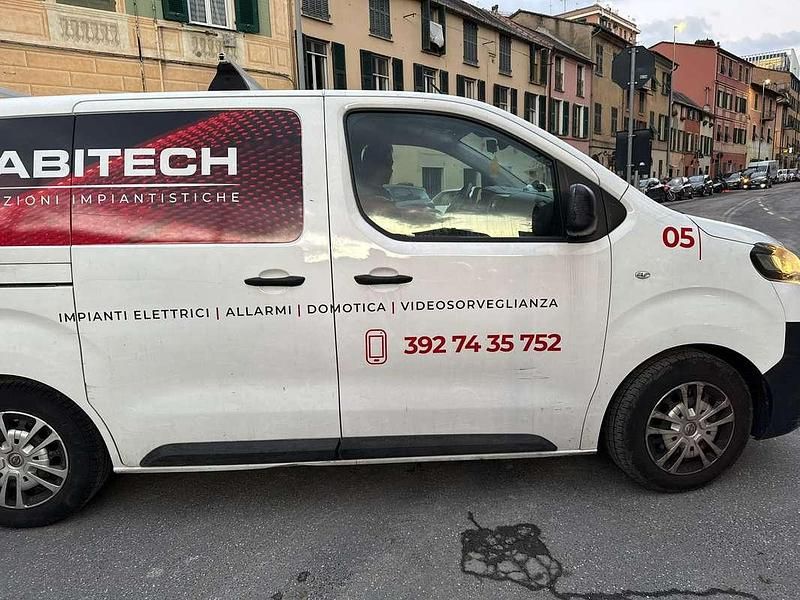 Usata Opel Vivaro 120 CV (88 kW) 2024 Bianco Monovolume