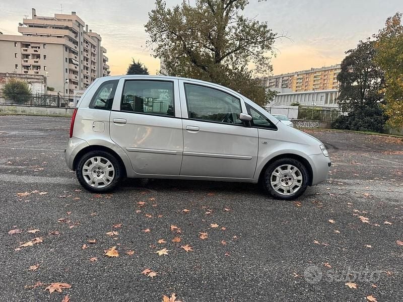 Usata Fiat Idea 78 CV (57 kW) 2008 Grigio Monovolume