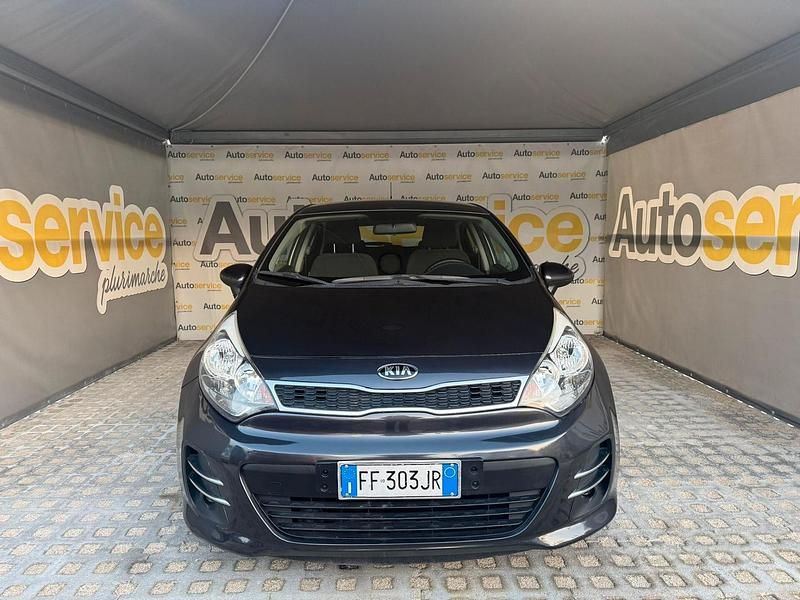 Usata Kia Rio 84 CV (61 kW) 2016 Grigio Utilitaria
