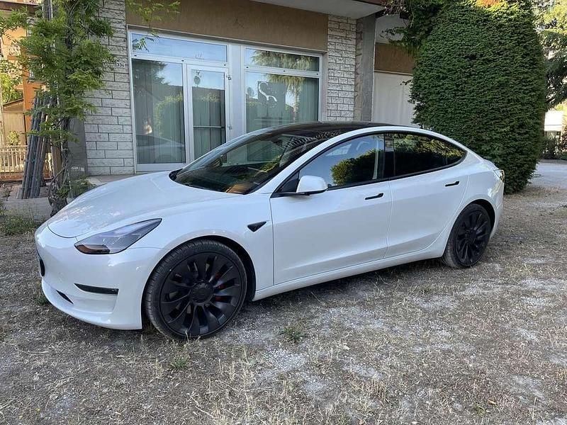 Usata 2021 Tesla Model 3 Performance Berlina | 29.100 € (Buon prezzo) - Immagine 1/1