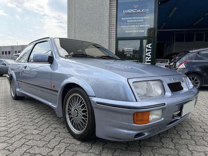Usata Ford Sierra RS 200 CV (147 kW) 1986 Polvere di luna Berlina